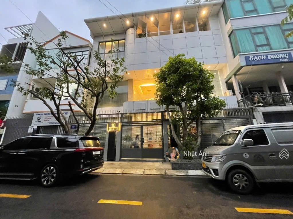 Bán biệt thự sân vườn hồ cá koi ngay sân bay công viên gia định 14mx20m giá chỉ nhỉnh 50 tỷ