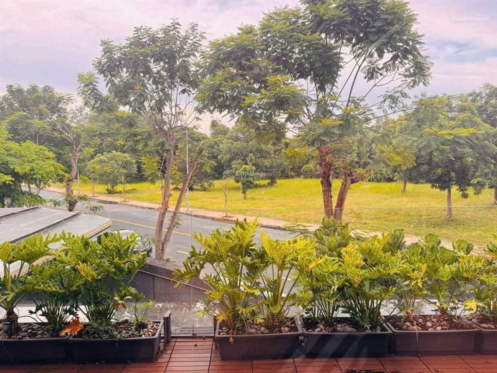 Giá cực tốt!!! bán biệt thự phú mỹ hưng góc 2 mặt tiền khu compound hưng thái 1 có hồ bơi riêng