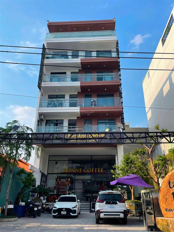 Bán nhà 135a bình quới đang cho thuê chdv dòng tiền cao 5% năm dt (11.5x30m) hầm 7 tầng view sông