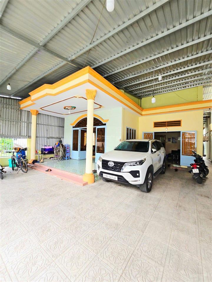 Ngộp bank nặng giảm chào 2 tỷ nhà c4 ngang khủng gần trường, chợ võ văn hát long trường hẻm oto