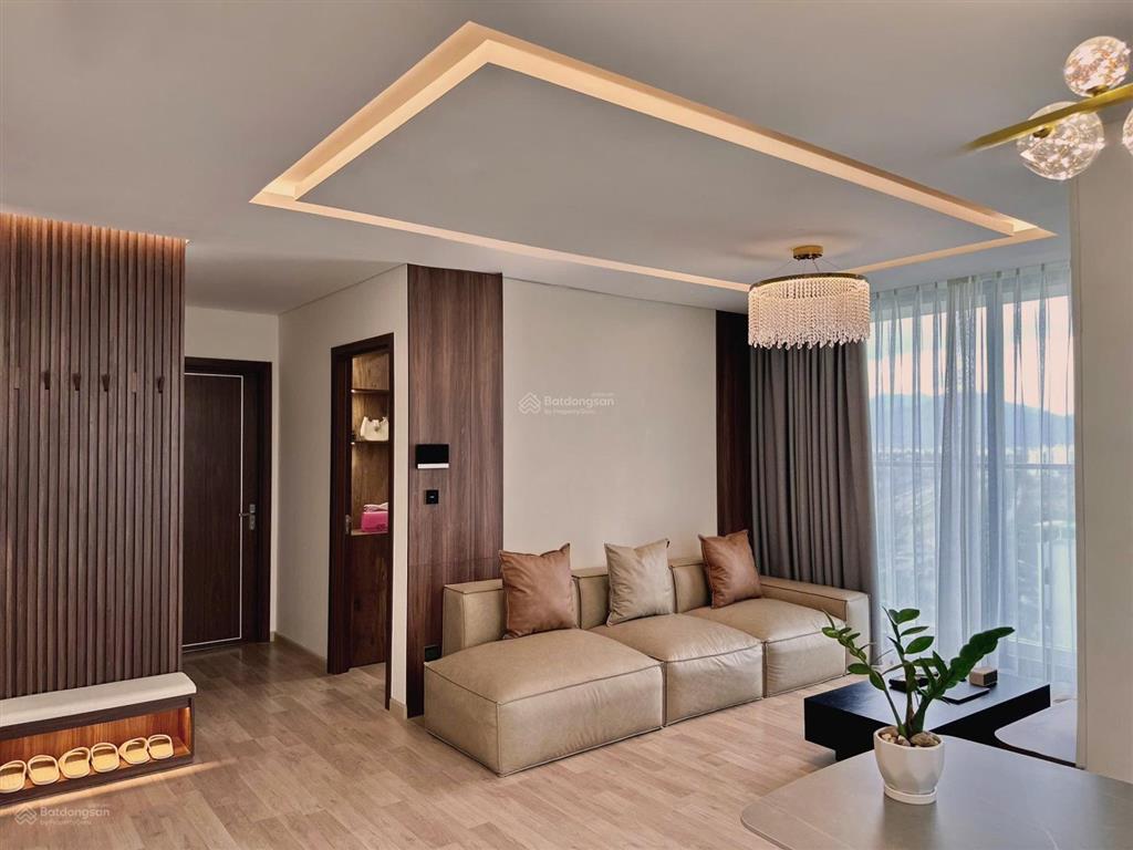 Bán căn góc đẹp 2pn2wc ct1 riverside luxury full nội thất view sông và phố.