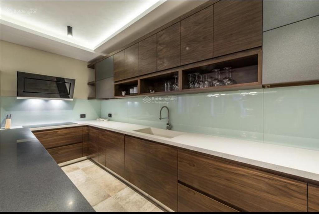 Bán căn hộ 3 phòng ngủ cc bàu cát 2 95m2