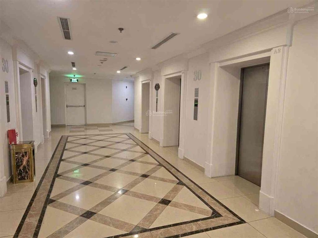 Bán căn hộ r5 royal city 72a nguyễn trãi, diện tích 104m2, 3 ngủ + 2 vs, giá 9,6 tỷ