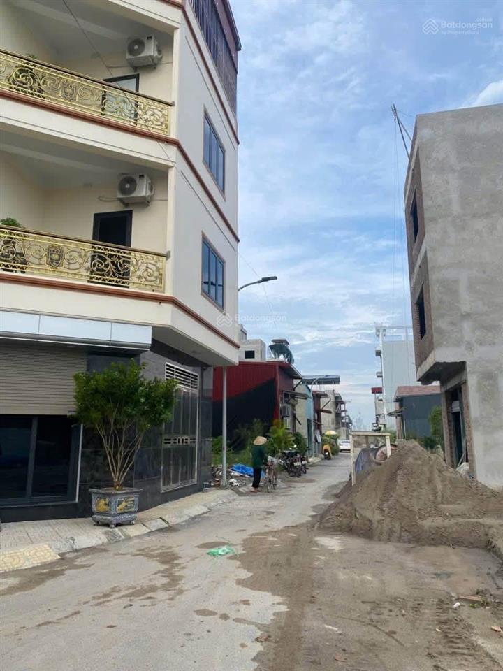 120tr/m lô đất tái định cư vành đai 4 la tinh 2 mặt tiền view hồ điều hòa. 0983 477 ***