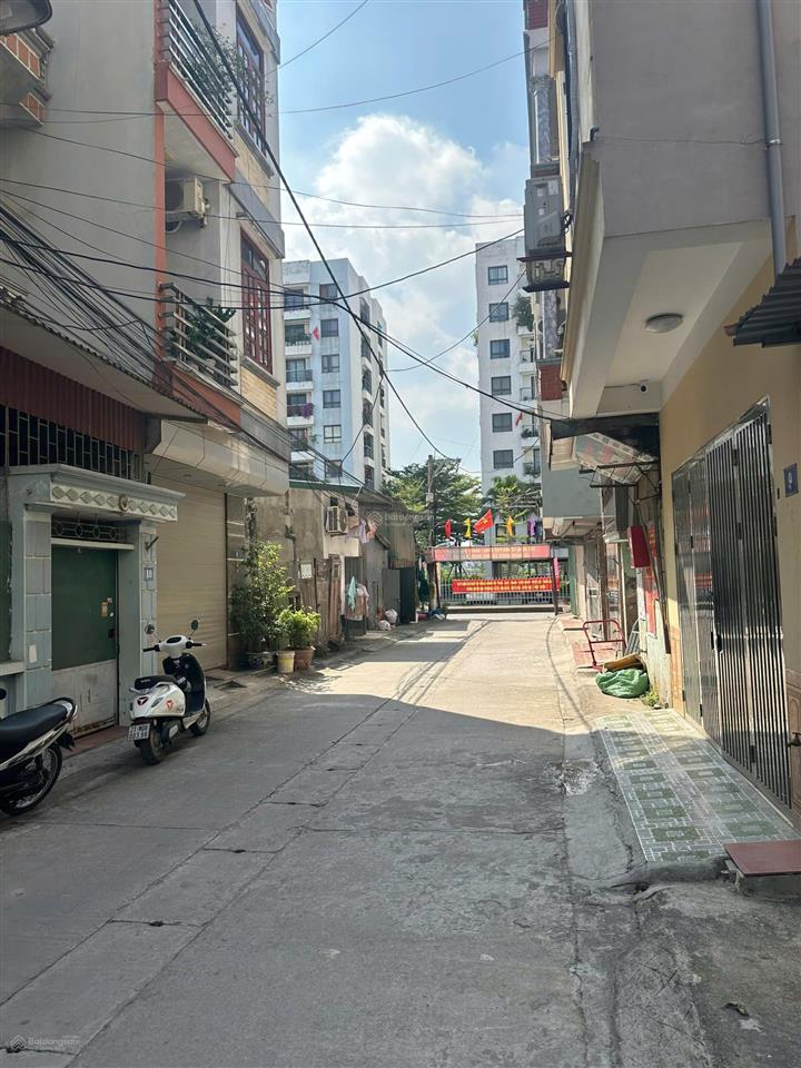 Chính chủ bán đất trung tâm 75 lai xá 52m2 mt 4m khu phân lô quân đội 8,5 tỷ 0904 556 ***