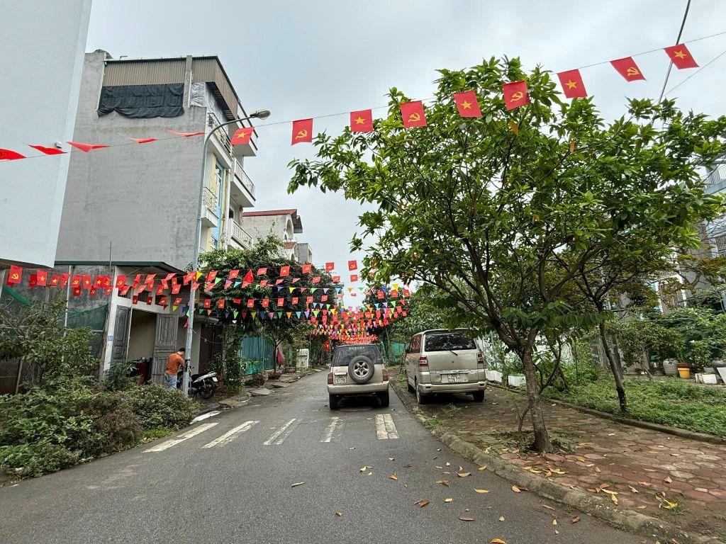 Mảnh đất tái định cư Trâu Quỳ view vườn hoa giá 187tr/m2