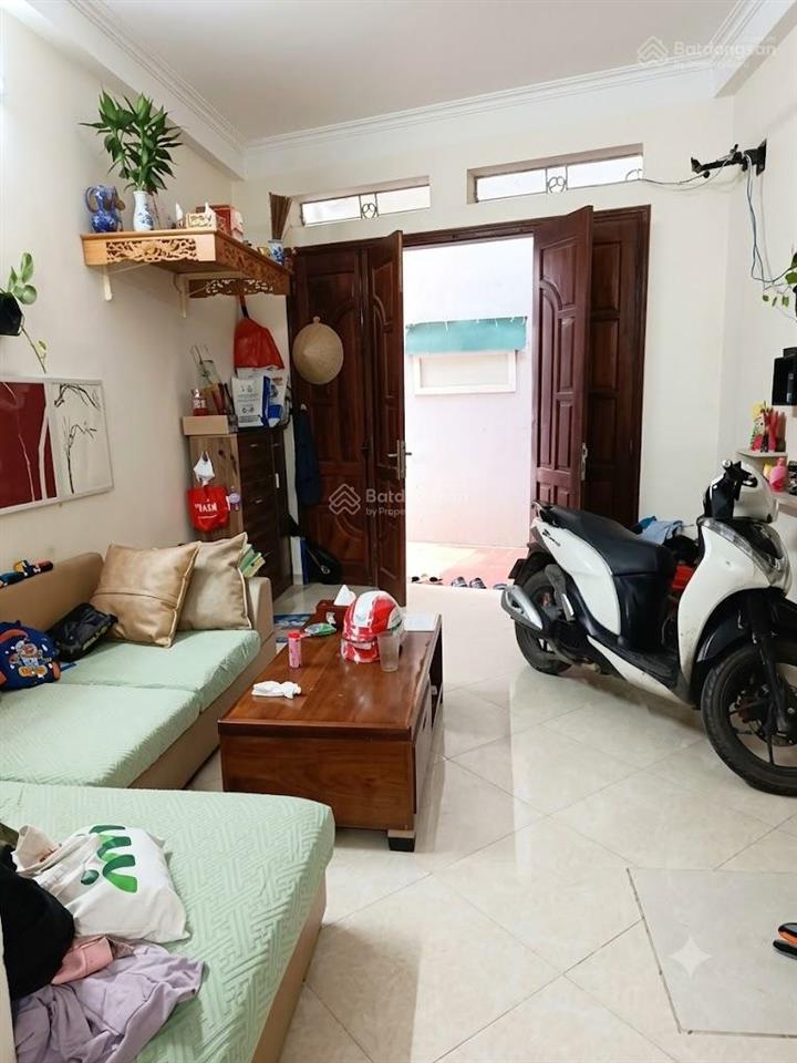 Cần bán gấp nhà trung tâm đại mỗ, dt 33m2 3 tầng, full nội thất, cách ô tô 10m, giá bán 4,8 tỷ