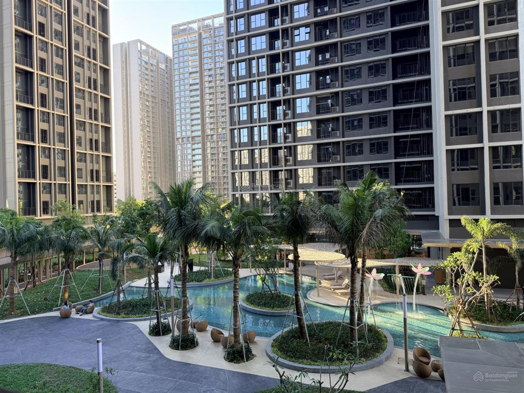 Bán căn 53,8m2 tầng 23 cây xanh giá chỉ 3,7 tỷ bc đông nam. 0333 669 ***