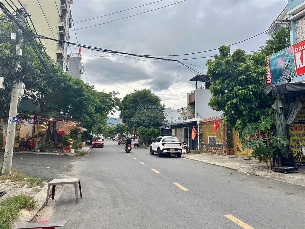 Đất đường 7m5 phó đức chính, cạnh vương thừa vũ, sơn trà, dt 104m2 ngang 8.3m giá 10.5 tỷ