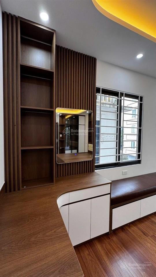 5m ra phố hoàng hoàng hoa thám, ngõ xe ba gác, trước mặt thoáng vĩnh viễn, full nội thất 45m2x5t
