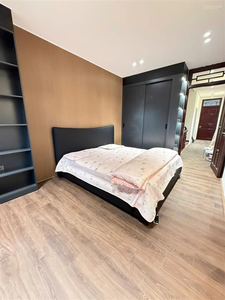 Phố văn cao quần ngựa. nhà 60m2, 6 tầng, hai thoáng, ô tô đỗ, kinh doanh đỉnh. 2x tỷ có tl.