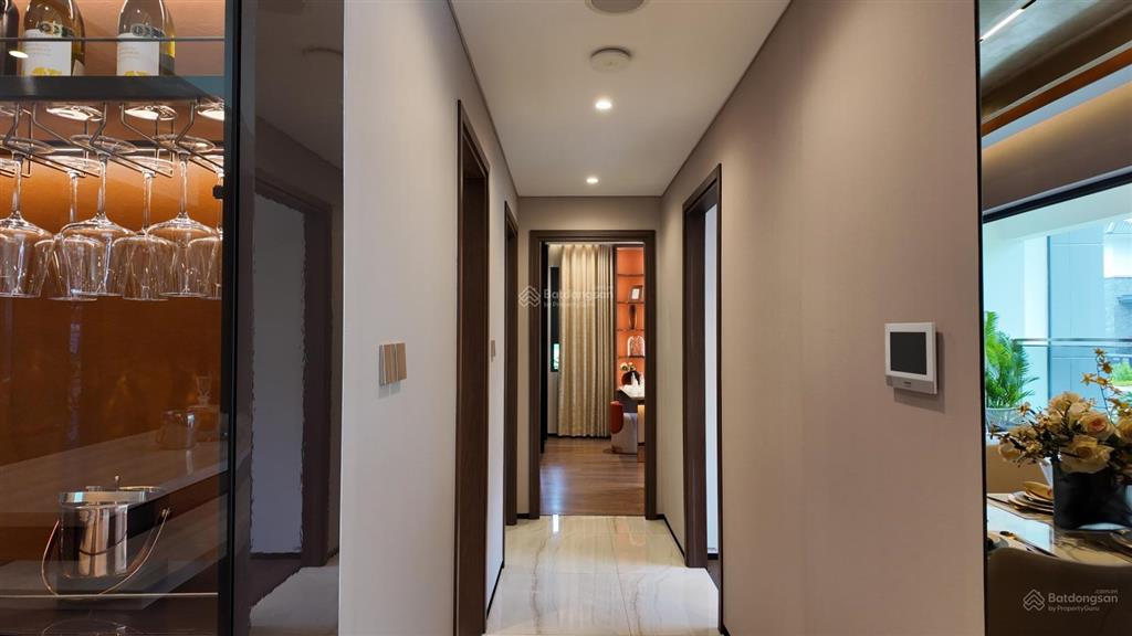 Hàng hiếm 1 căn trên sàn tại gladia heights tầng đẹp view thành phố nội thất cao cấp