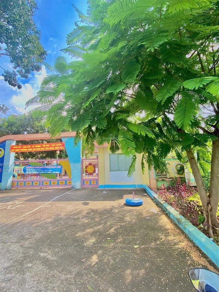 Bán vườn nghỉ dưỡng có 200m2 thổ cư, view núi chứa chan, mặt tiền dài 37m sát nhựa và khu dân cư