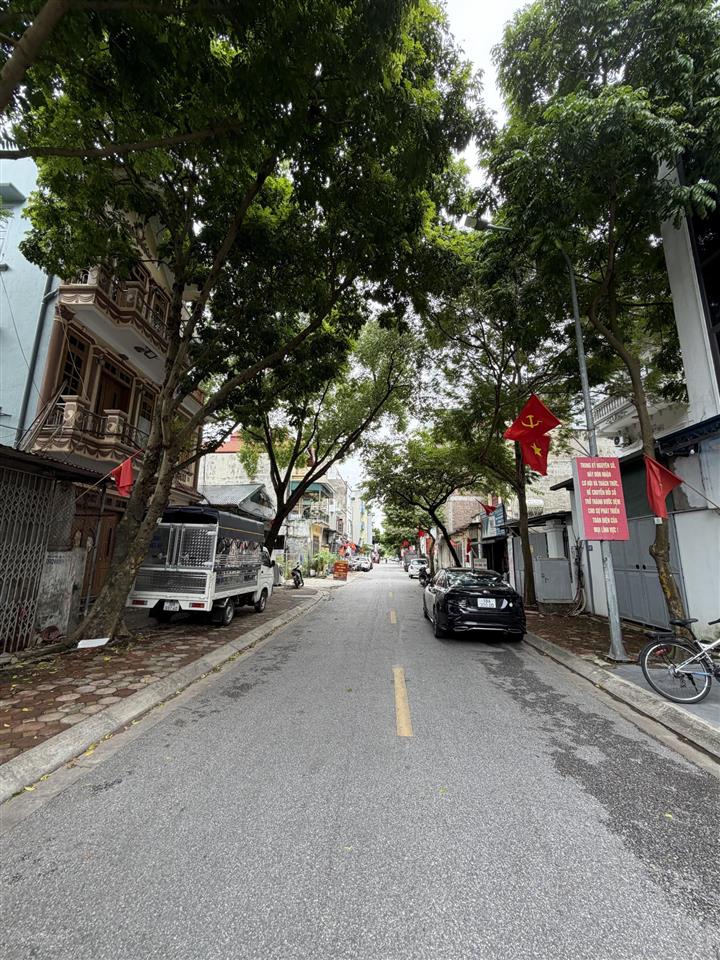 Bán đất mặt phố nguyễn văn hưởng giang biên 57m mặt tiền 5m giá 270 triệu/m thương lượng vô biên