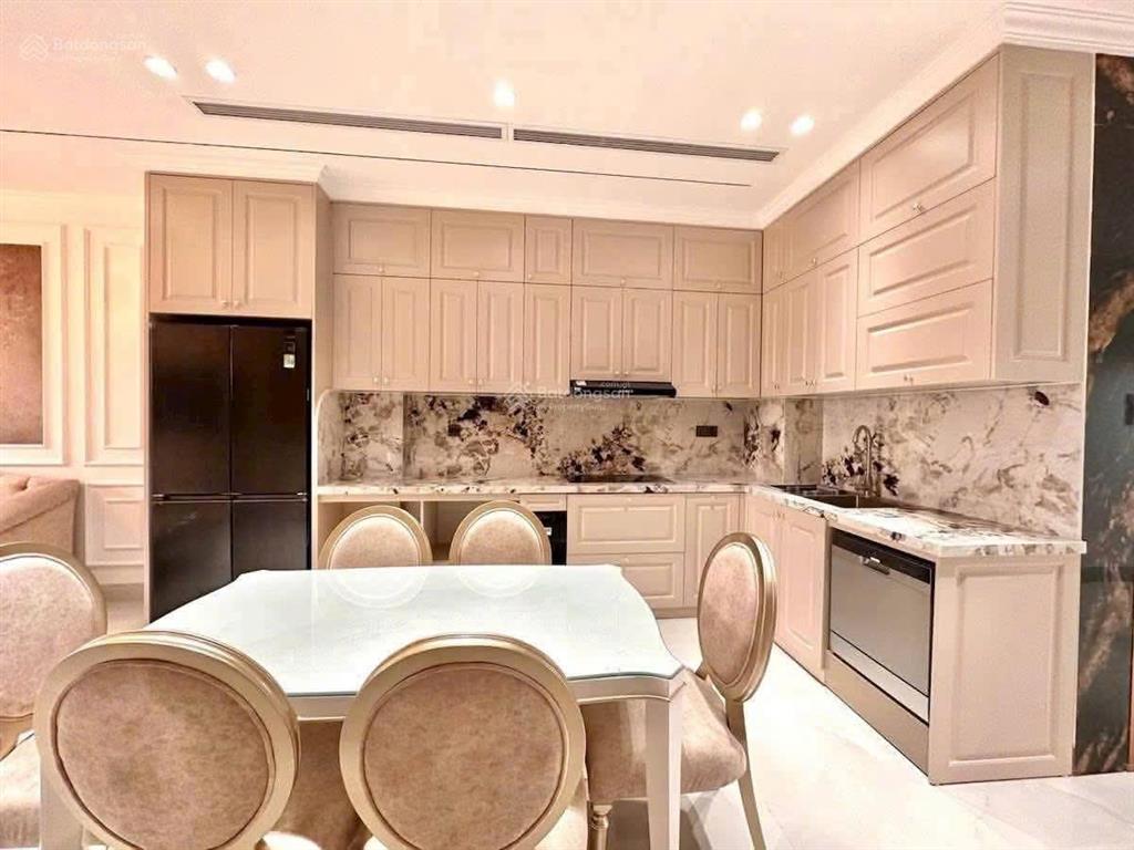 Bán đất phố mai dịch hà nội, diện tích 50m2 mặt tiền 4m nở hậu gpxd 7 tầng 2 mặt ngõ