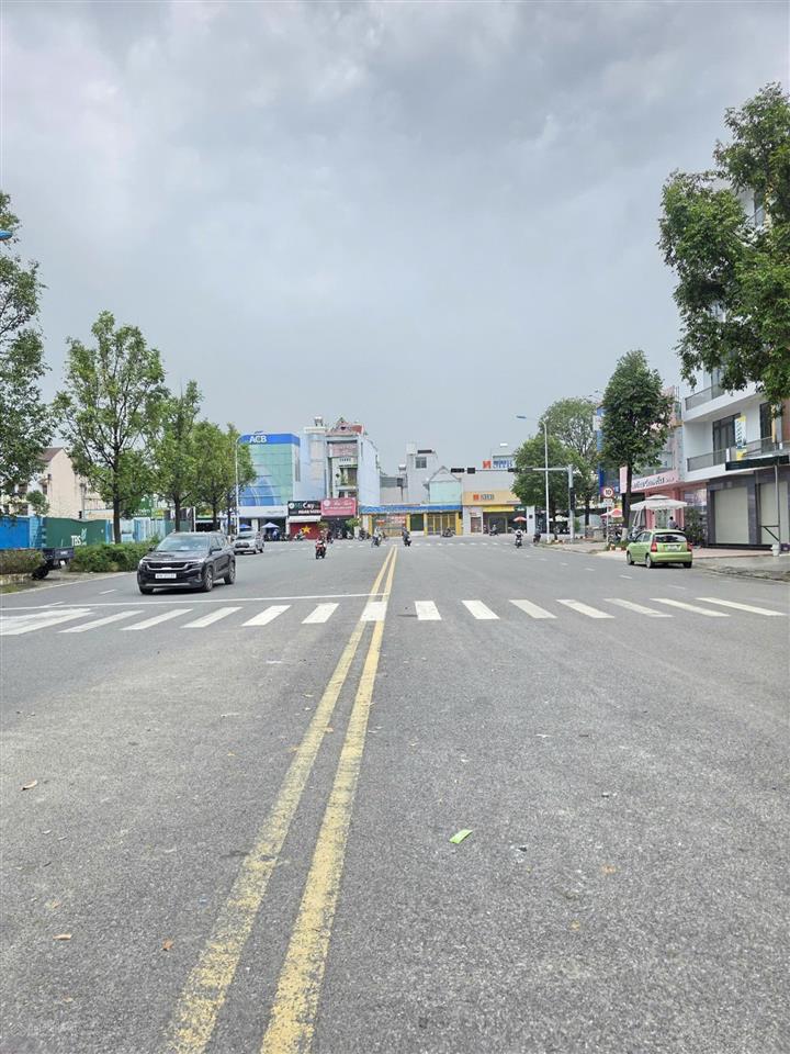 Bán đất mt đường gs1 bigc go, p.đông hòa, tp.dĩ an