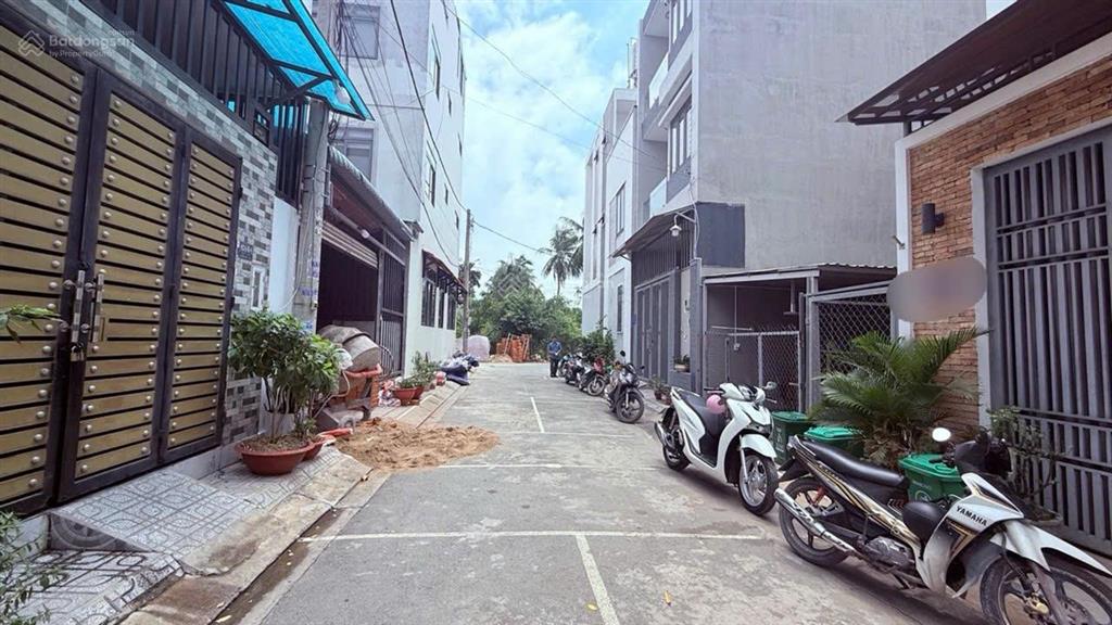 Siêu phẩm nhà c4 ql13 dt 54,6m2 giá 5,05 tỷ gần vạn phúc