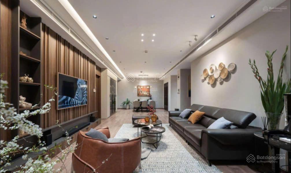 Cần bán căn hộ 173m2 4pn 3vs tại thăng long no1 tầng trung view hồ | giá hơn 70tr/m2