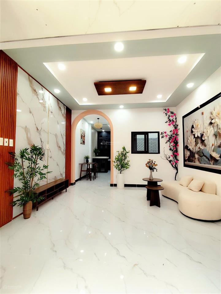 Nhà đẹp hẻm xe hơi đổ cửa lê văn quới 2 tầng btct giá bán 4,8 tỷ