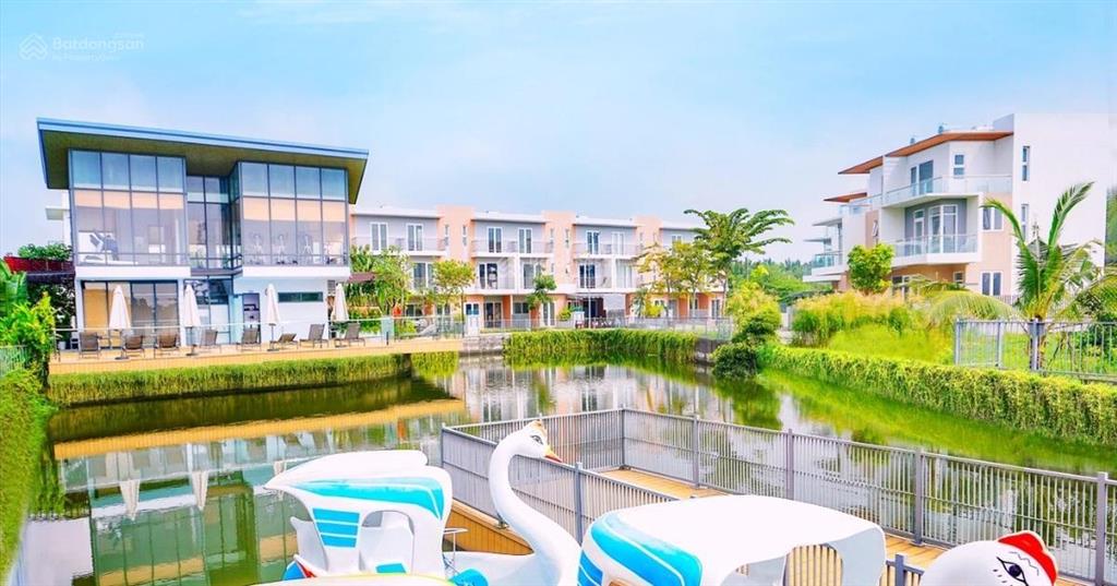 Chính chủ bán shophouse căn góc dragon village 177,2m2 3 tầng 2 mặt thoáng giá 11,95 tỷ