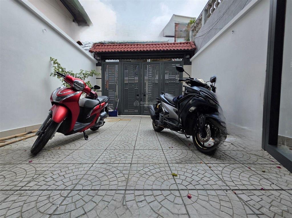 Bán nhà riêng 4pn, 3wc, 119m2 tại số 109, phước long b, q9, 10,8 tỷ vnd