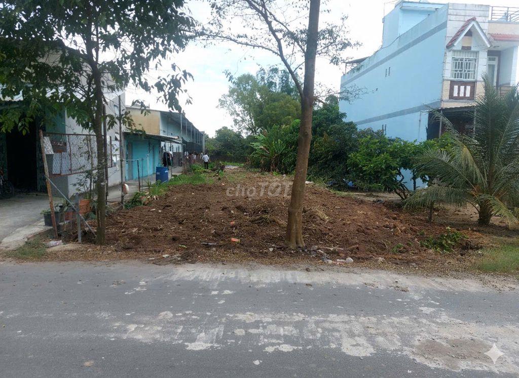 Cần bán gấp miếng đất ở tại Long An
