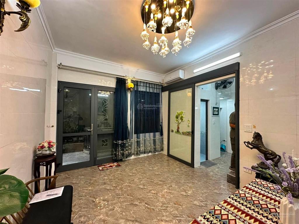 Hàng chuối lô góc mặt thoáng 9m 48m2x4 tầng 15.9 tỷ ngõ rộng thoáng 10m ra phố