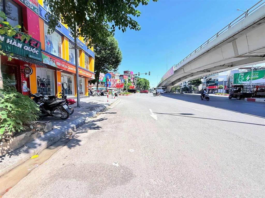 Mặt phố trần khát chân 88m², mt 5,7m, 5tầng thang máy, kinh doanh đỉnh, dt 1tỷ/năm, hai bà trưng