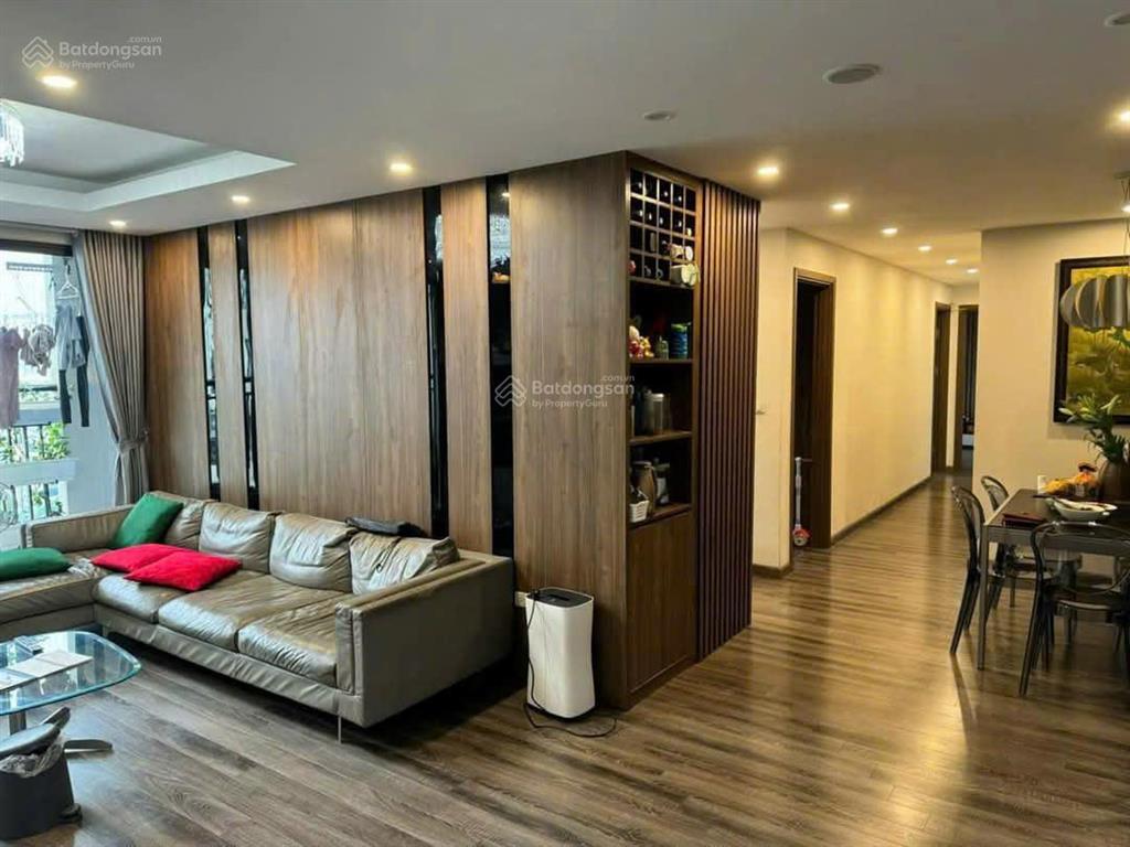 Chính chủ bán căn góc 109m2 thiết kế 3 phòng ngủ, bc đông nam view đsq nga. 0866 562 ***
