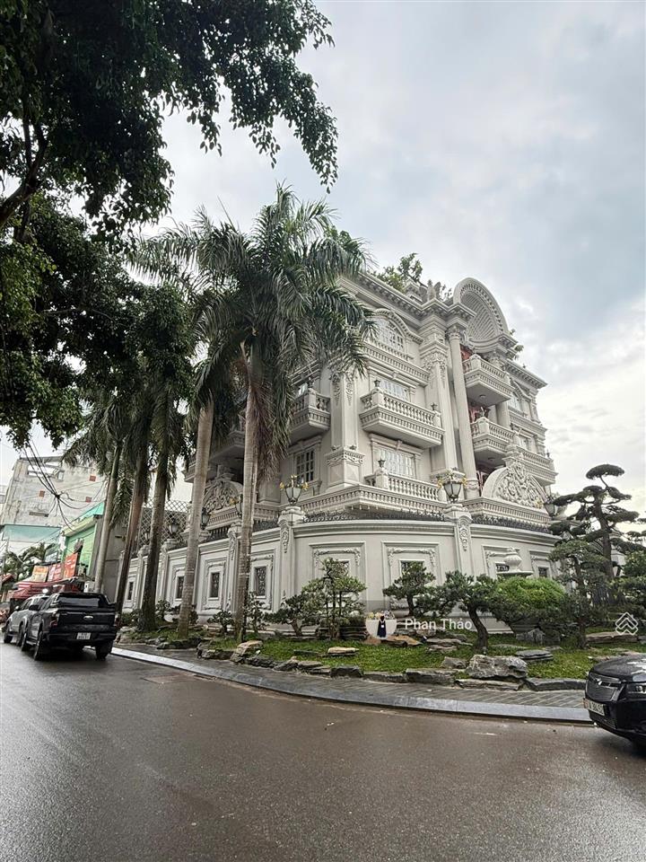 Siêu biệt thự trung tâm quận 1 ngay hai bà trưng 14.5x26m 2 tầng phong cách cổ điển giá bán 150 tỷ