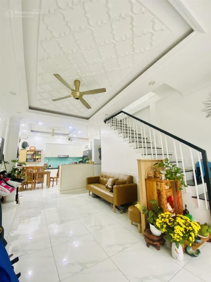 Bán nhà hẻm thông chủ giảm gấp 300tr 2 tầng x 43m2 vuông vức