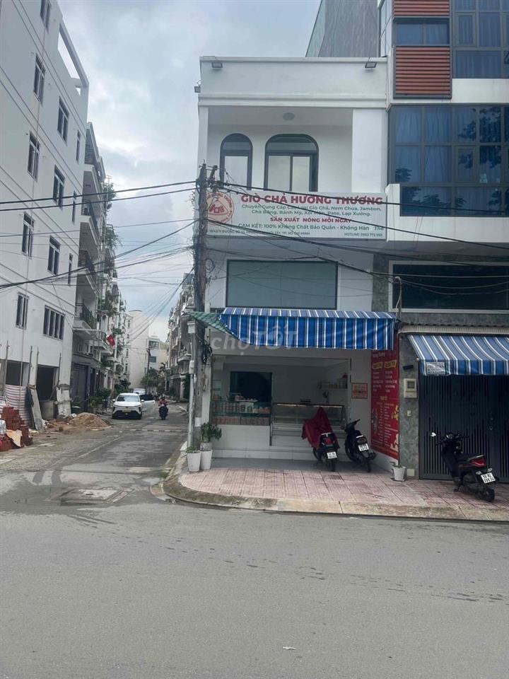 đối diện trường học, thuận buôn bán kinh doanh