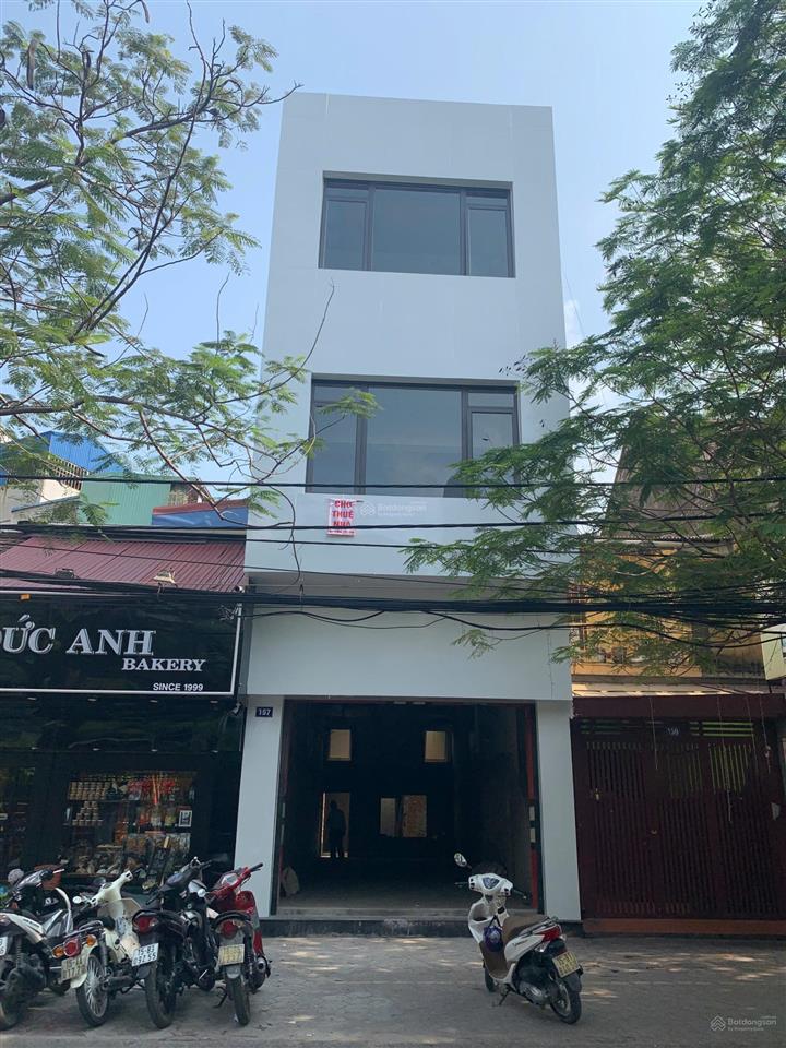 Cần bán căn nhà còn tương đối mới, mặt đường hai bà trưng gần ngã 4 giao với cát cụt