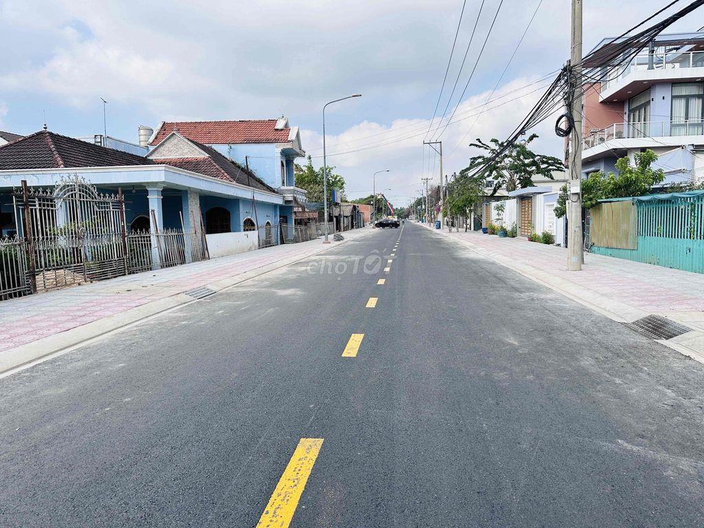 BÁN ĐẤT MẶT TIỀN RỘNG ĐẸP