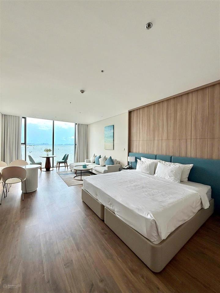Cần bán cắt lỗ siêu đẹp căn hộ alacarte view biển, dt 56,7m2, giá 3,25 tỷ