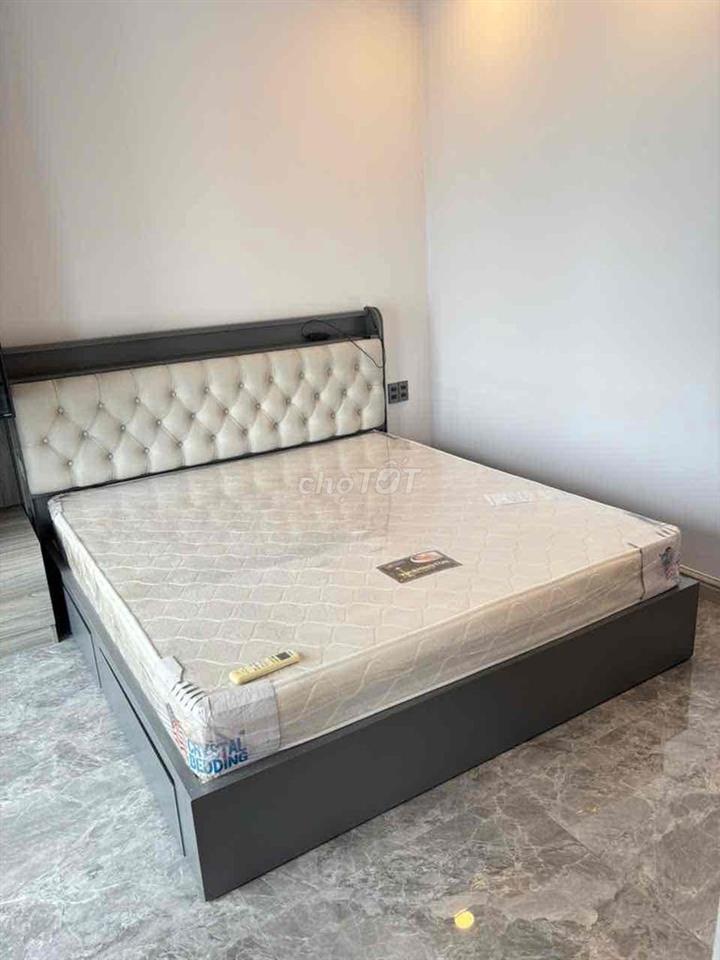 Giờ chị kẹt tiền giải quyết việc riêng, em hạ giá xuống 14 tỷ để dễ ch