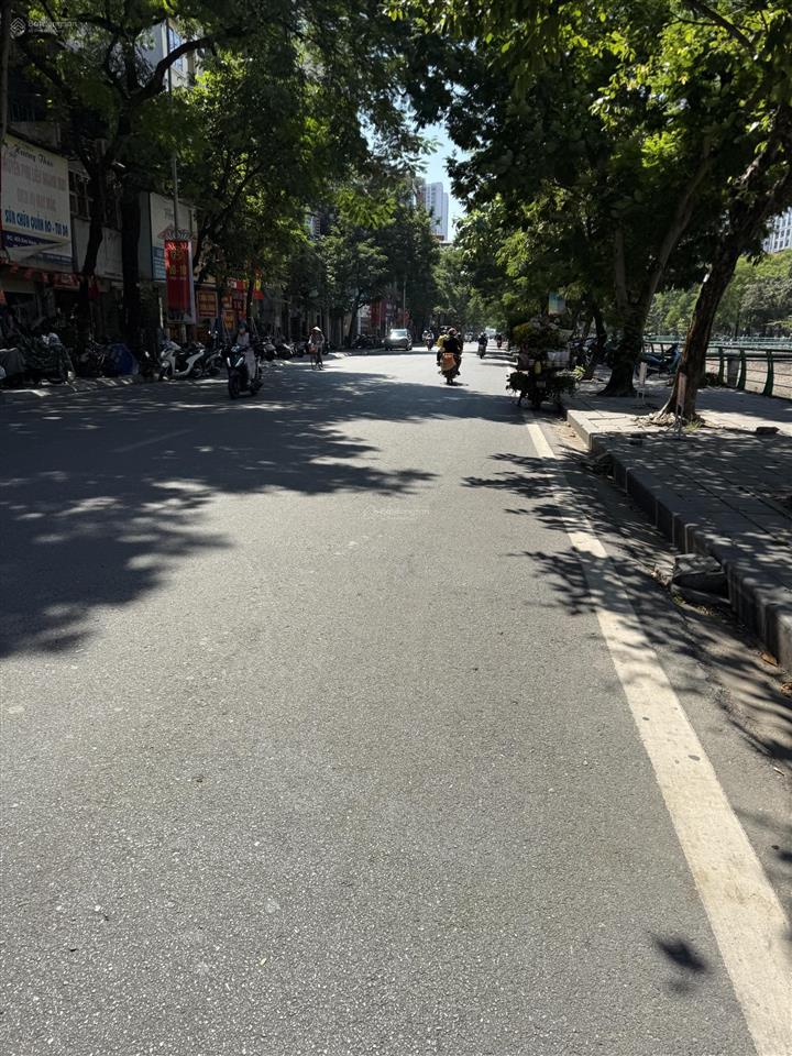 Bán gấp căn nhà lô góc đẳng cấp trung tâm lạc trung ô tô vào nhà, khu toàn cán bộ bác sĩ ở văn minh