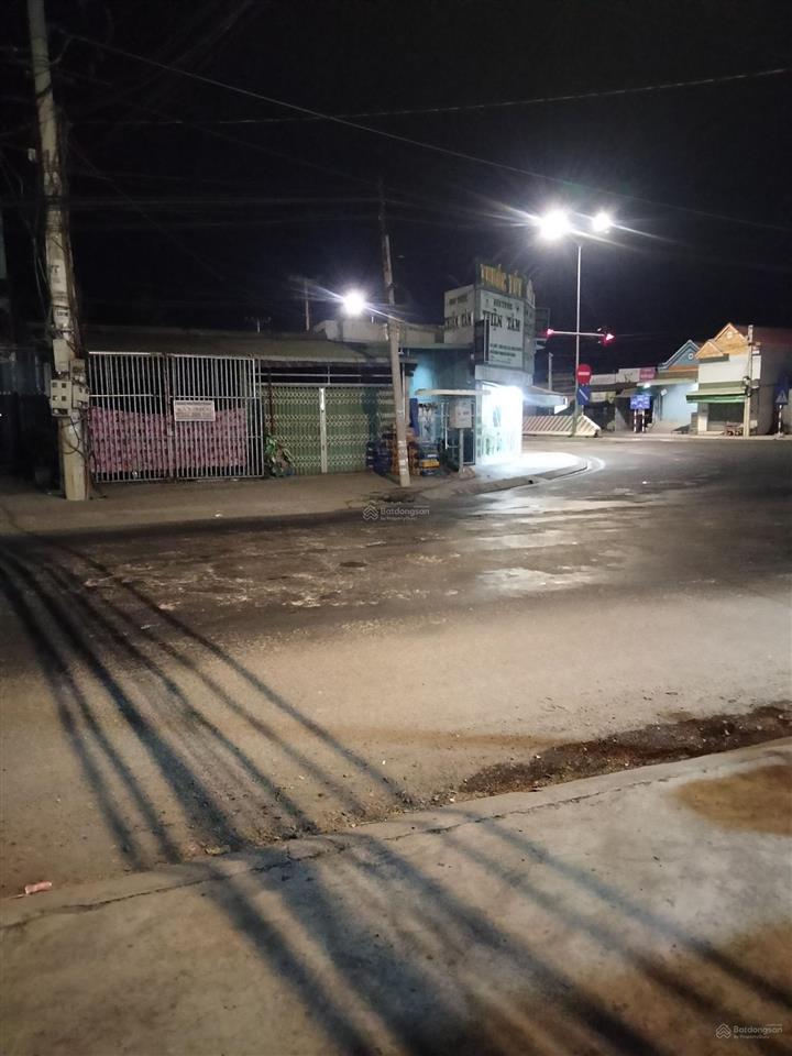 Lô đất góc ngã tư mỹ phú mặt tiền ql62 có sẵn nhà xưởng kinh doanh ngay