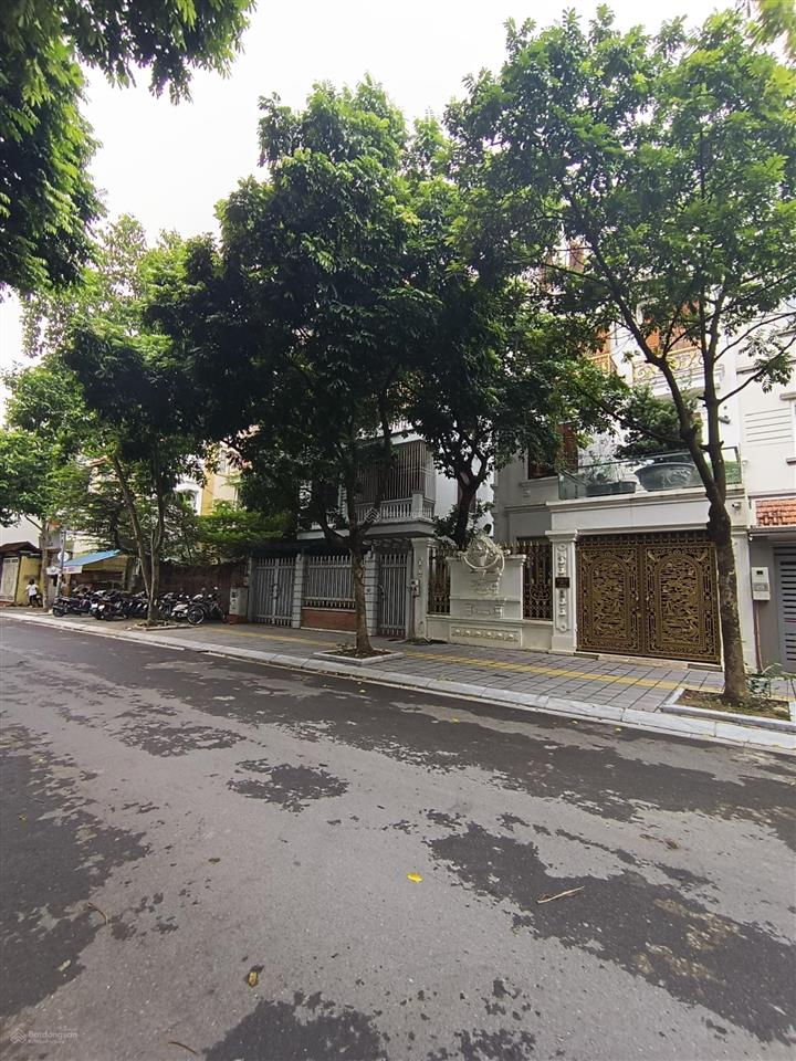 Chính chủ bán nhà phố đẹp lạc long quân 780m2 mặt tiền 17m, 3 ô tô tránh vị trí vàng tây hồ