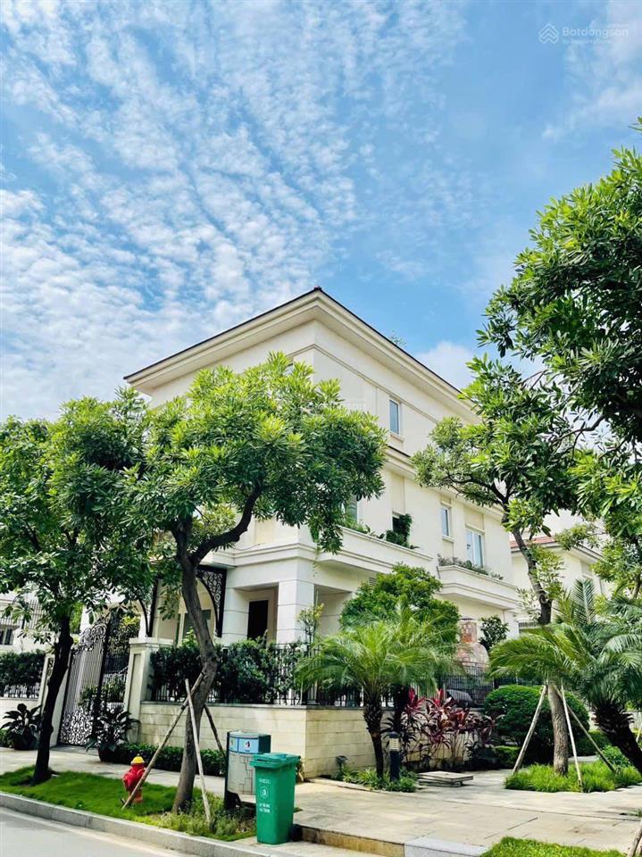 Bán nhanh biệt thự saroma sala thủ thiêm. căn góc hông 331m2, hoàn thiện full nt, sẵn sổ hồng.