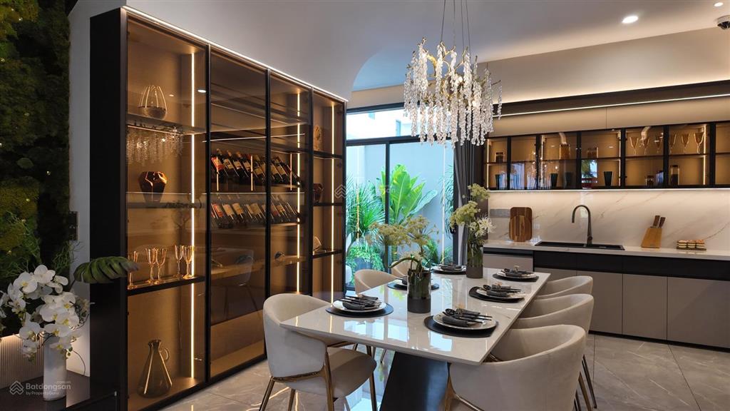 Nhà mới nội thất sang trọng, ngang 6m, gần khu clubhouse, có sẵn dòng tiền cho thuê 900 tr/ năm