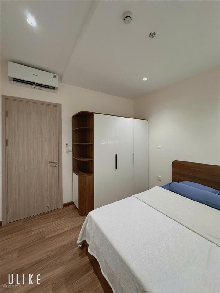 Chuyển công tác về quê, gia đình bán lại căn 2pn view sông và quận 1. nhà mới 100%. chỉ 4,6 tỷ.