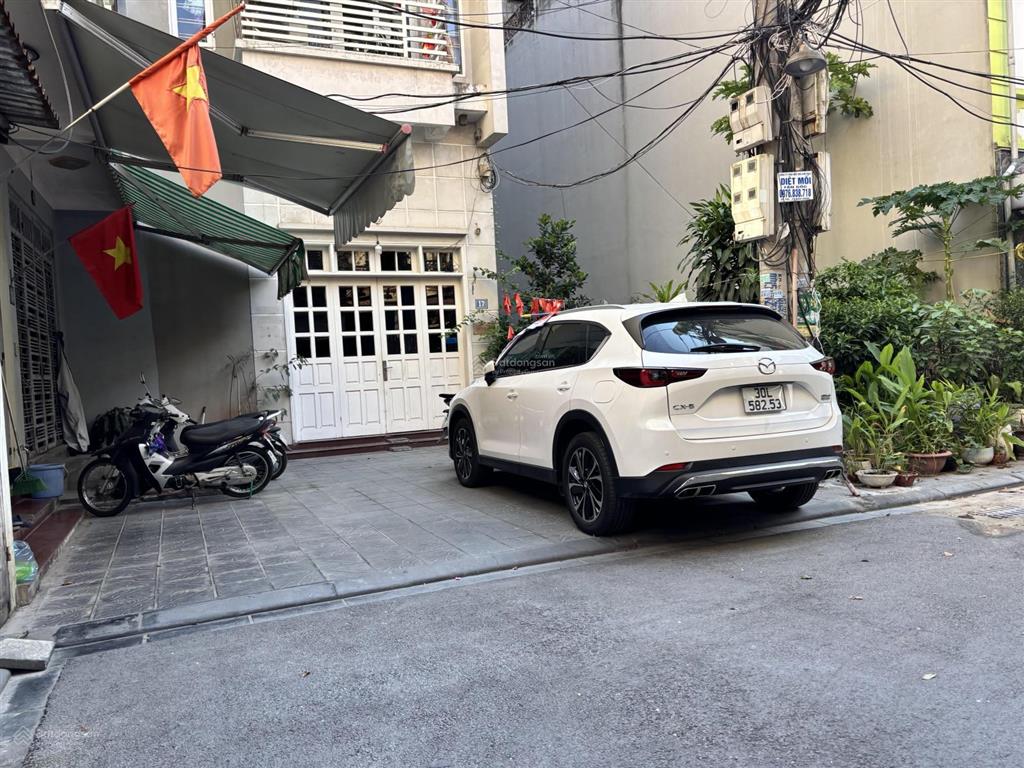 Bán mảnh đất hiếm ngõ thông cách 3m ra đường ô tô tránh nhau ngay phố lâm hạ 34m2 chỉ 10 tỷ