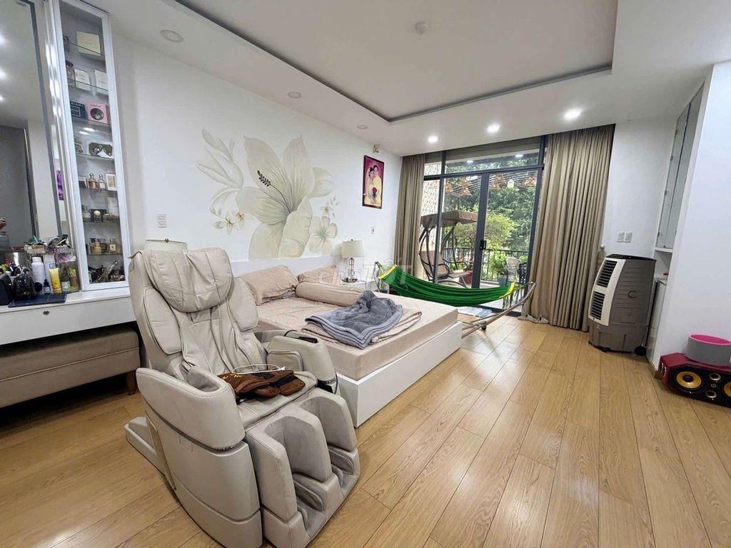 GÓC 2MT - LÝ THÁI TỔ - ĐỐI DIỆN CÔNG VIÊN - 72M - GIÁ 35 TỶ