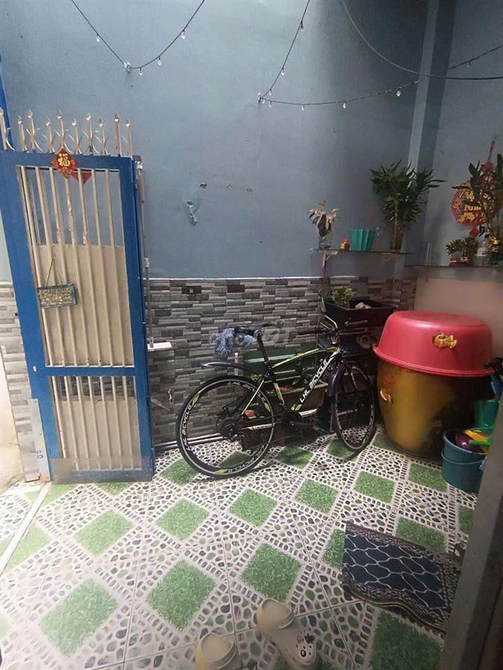 40m2 đất hiện hữu hoàn công đủ Trệt, lầu. Sát mặt tiền Âu Dương Lân
