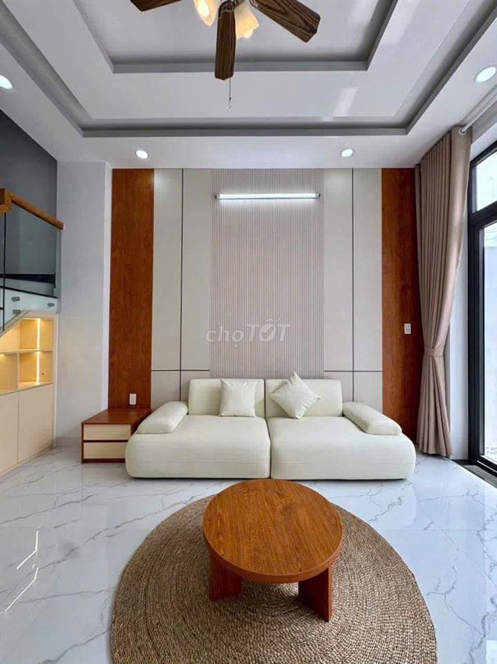Bán nhà đường Lò Lu 50m2 1T- 2L giá 2 tỷ 480. Cách chợ 3p