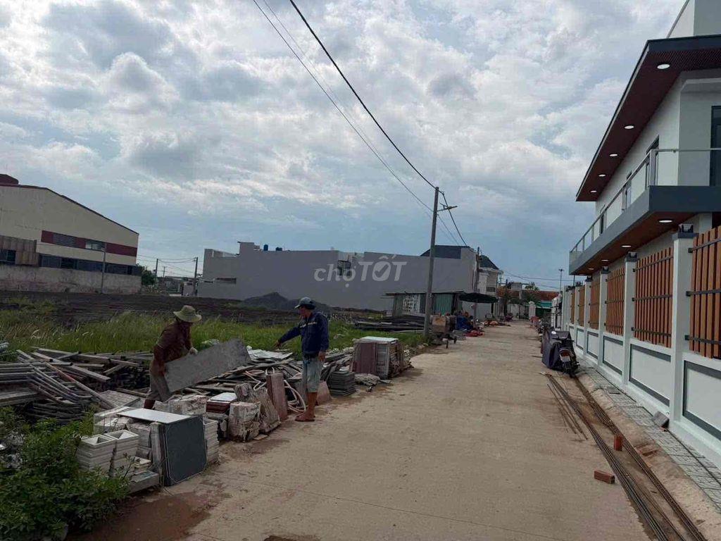 Đất cầu tràm giá rẻ