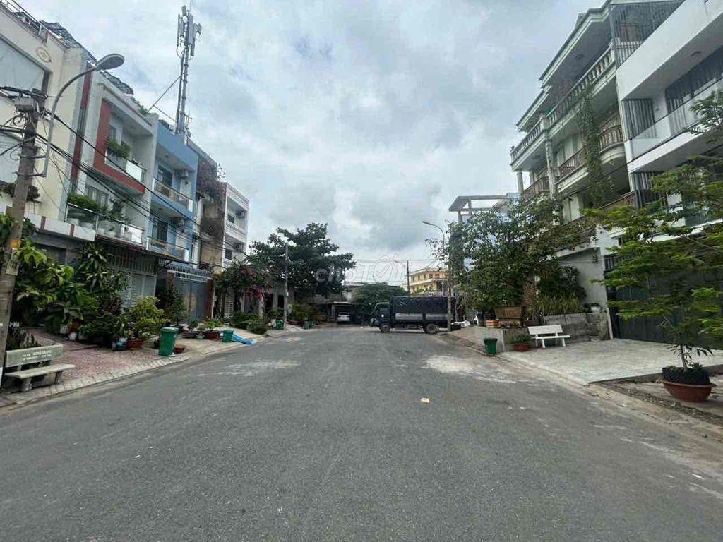 Nhà Bán 100m2 Hai Mặt Tiền,, 12m,8m Phạm Đức Sơn