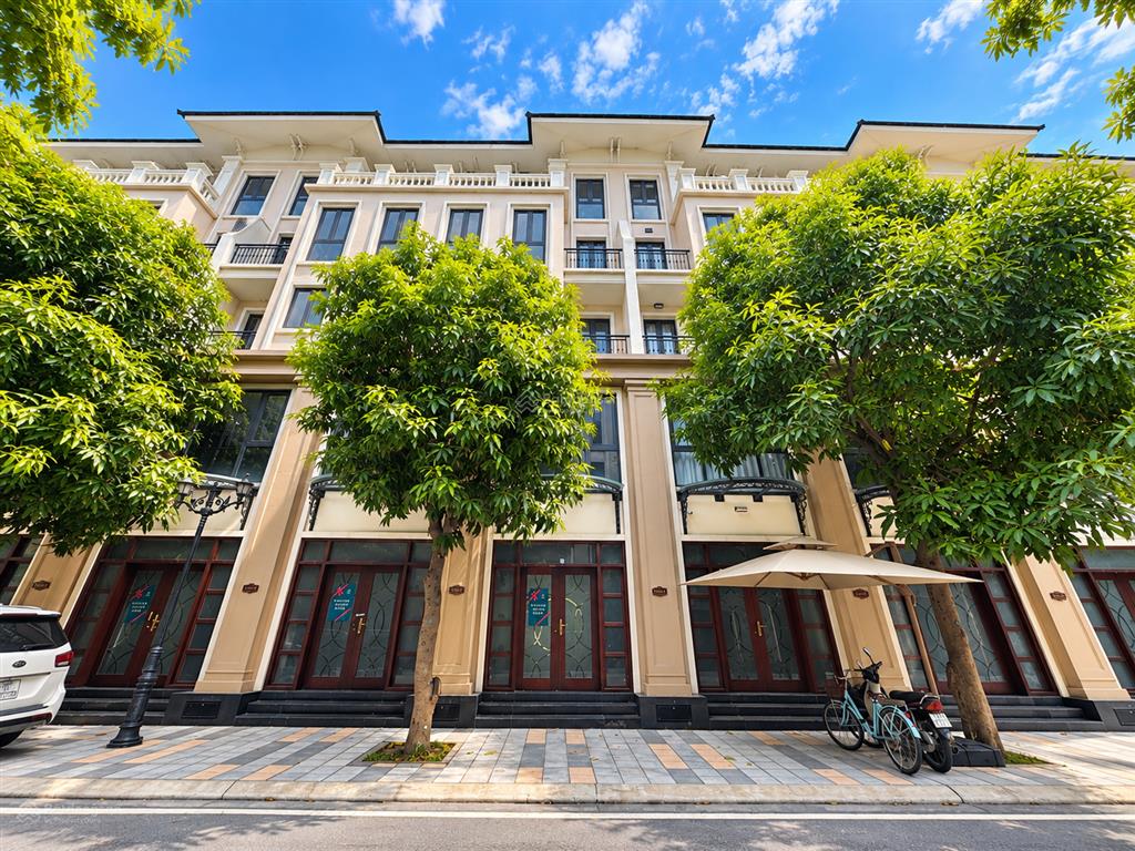 Bán nhanh liền kề thời đại 68m, hai mặt tiền view vườn hoa giá 8,5 tỷ.