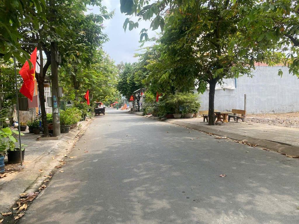 9,4 tỷ /140m2 mặt tiền kinh doanh quán cafe, quán ăn ngay sát vinhomes q9